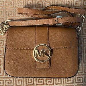 Michael Kors Sattle Leather Crossbody